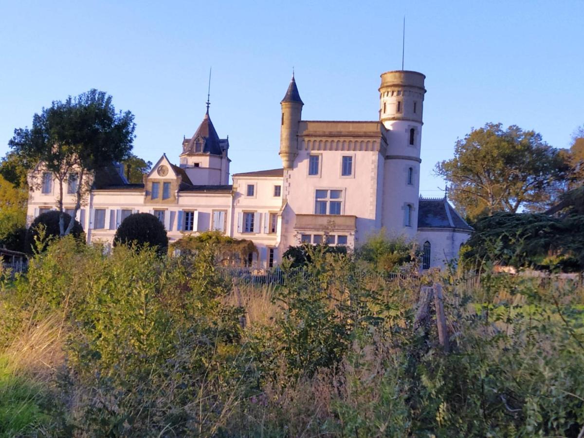 Chateau De Villeneuve - Montolieu Esterno foto