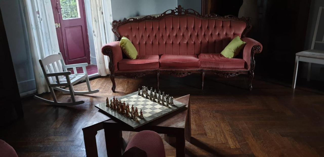 Chateau De Villeneuve - Montolieu Esterno foto