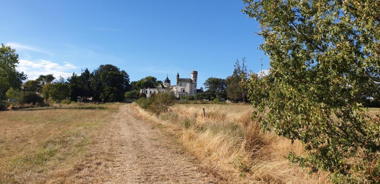 Chateau De Villeneuve - Montolieu Esterno foto
